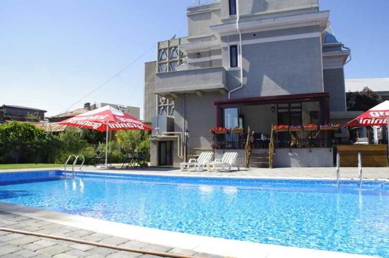 Hotel Angelo D'Oro بلوييست المظهر الخارجي الصورة