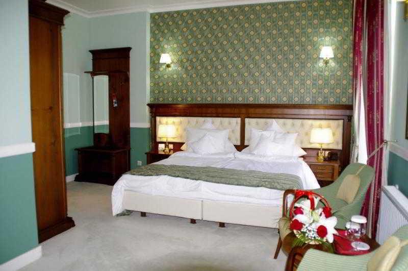 Hotel Angelo D'Oro بلوييست المظهر الخارجي الصورة