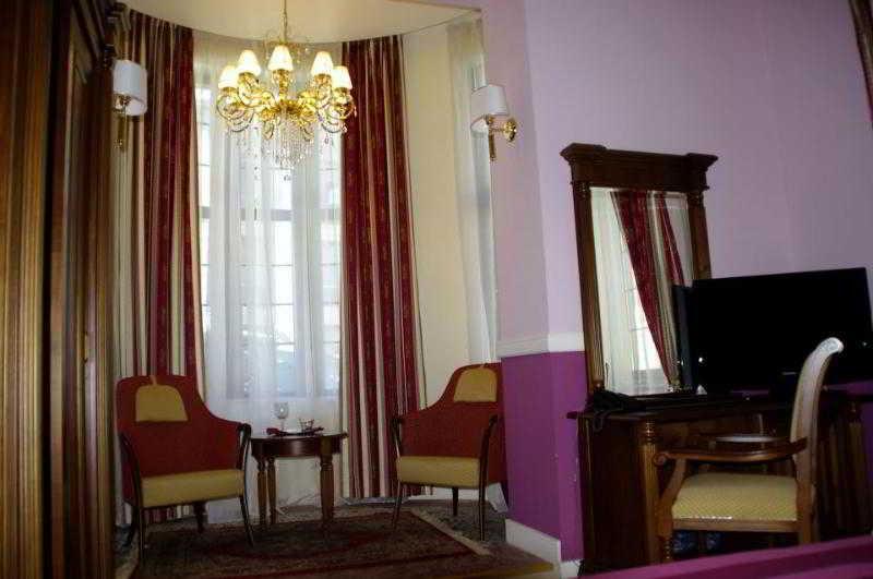 Hotel Angelo D'Oro بلوييست المظهر الخارجي الصورة