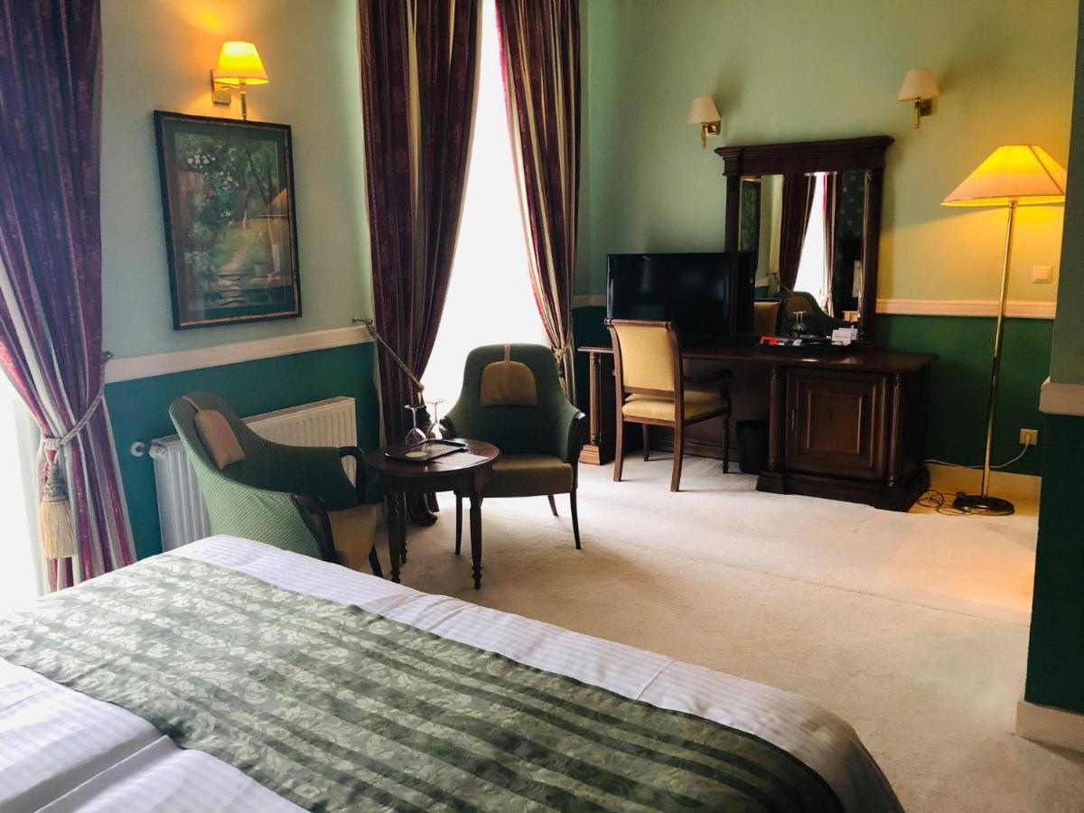 Hotel Angelo D'Oro بلوييست المظهر الخارجي الصورة