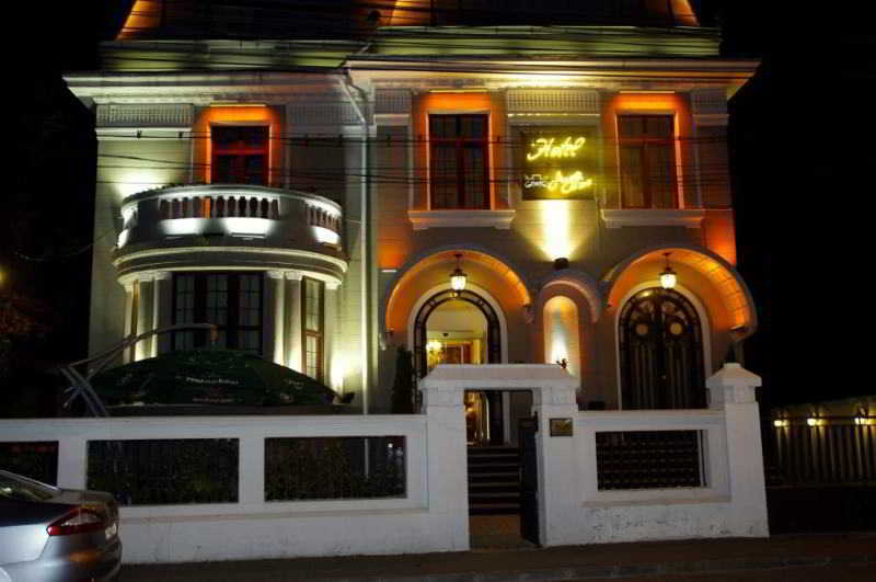 Hotel Angelo D'Oro بلوييست المظهر الخارجي الصورة