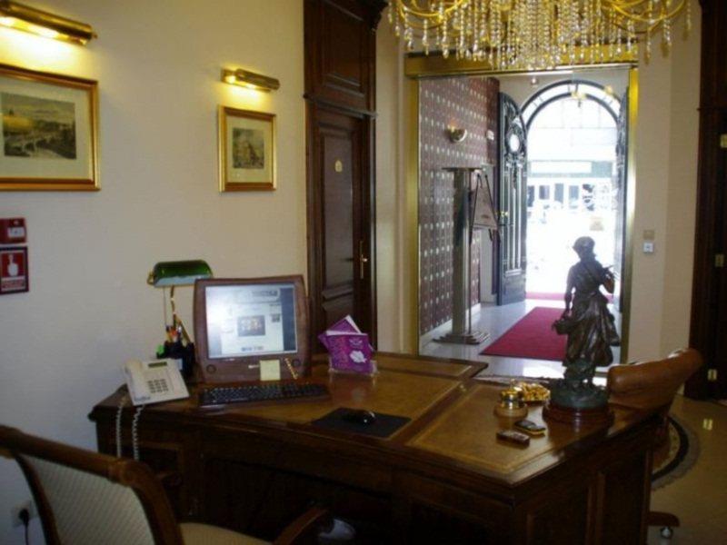 Hotel Angelo D'Oro بلوييست المظهر الخارجي الصورة