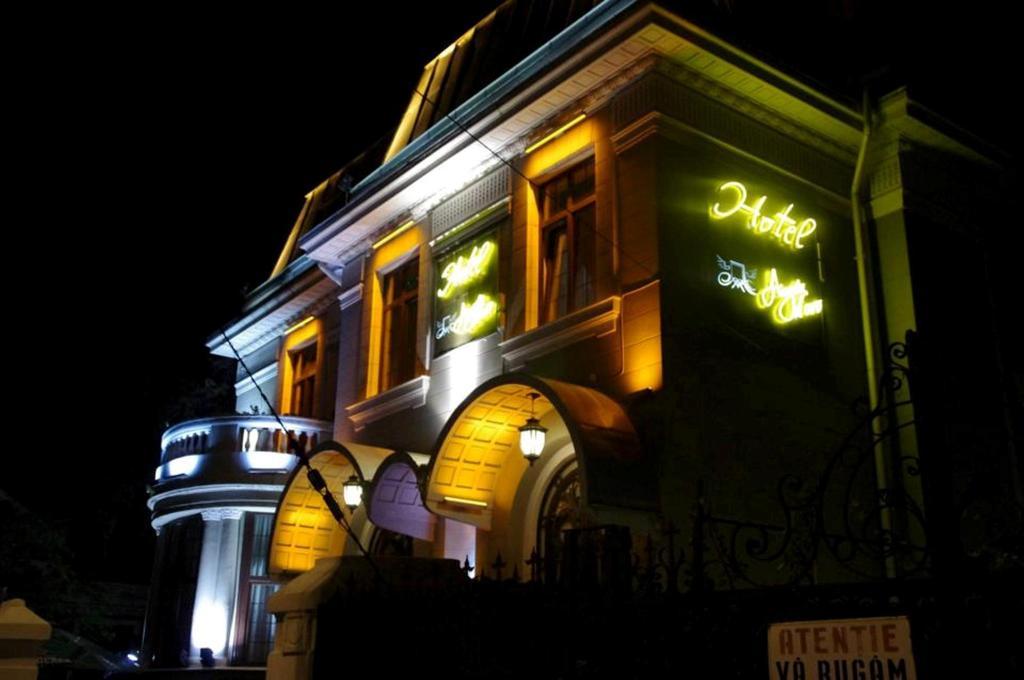 Hotel Angelo D'Oro بلوييست المظهر الخارجي الصورة